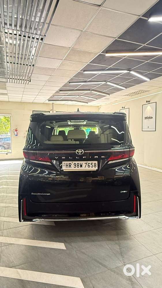 Toyota Vellfire 2.5 Executive Lounge, 2025, Petrol