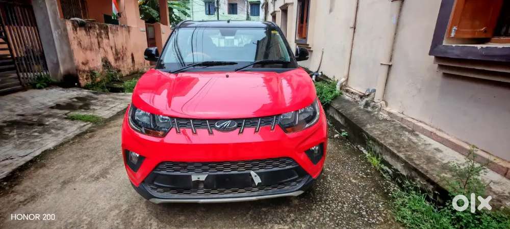 Top-model Mahindra Kuv100 Nxt K8 Petrol Dual Tone