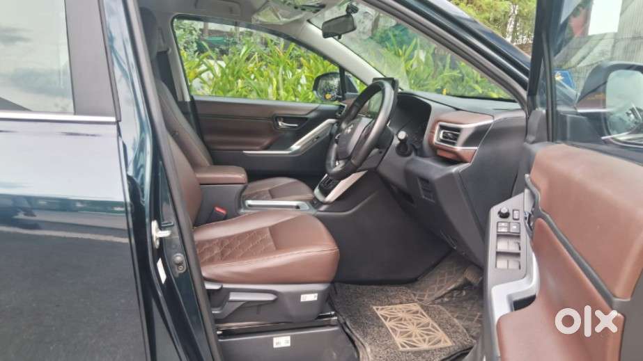Toyota Innova Hycross 7s Option, 2025, Petrol