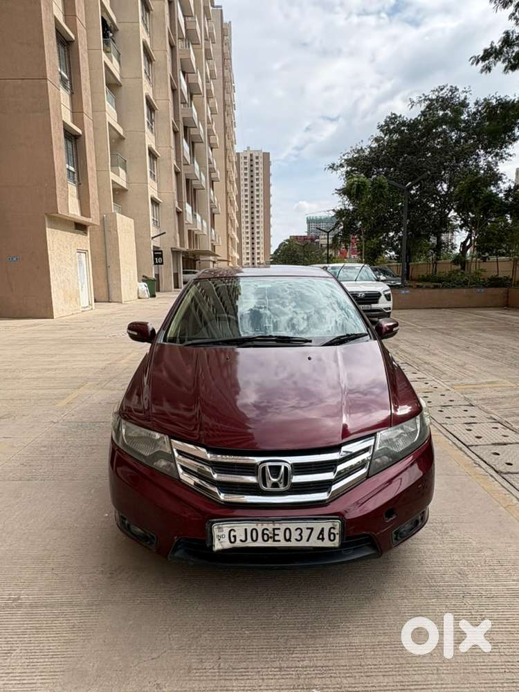 Selling My Honda City 1.5 V Mt Petrol.