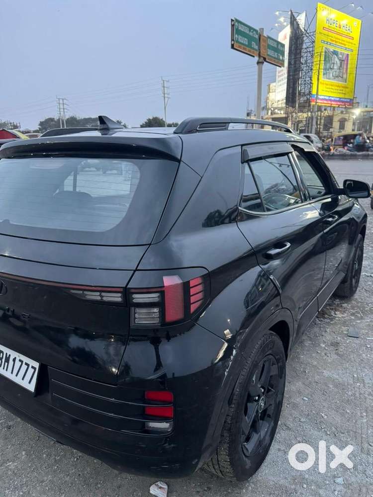 Hyundai Venue 2022 Petrol Well Maintained