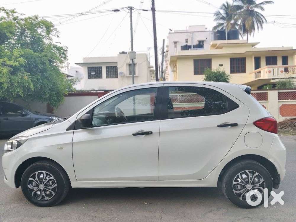 Tata Tiago 1.2 Revotron Xe Option, 2016, Petrol