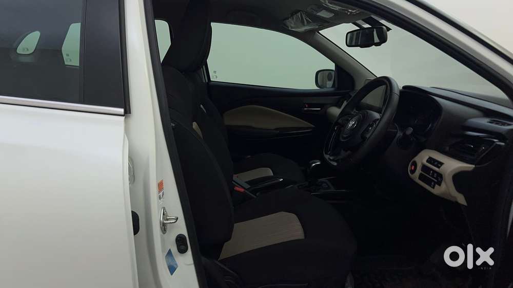 Toyota Glanza 1.2 V Amt, 2025, Petrol