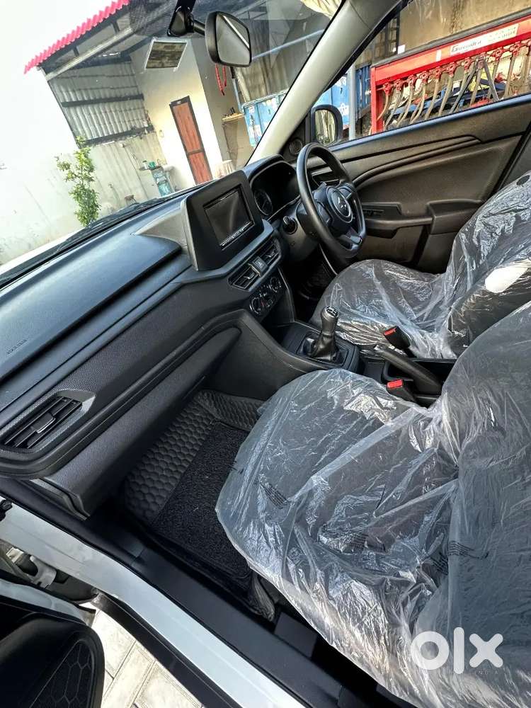 Maruti Suzuki Brezza 2024 Lxi Smart Hybrid