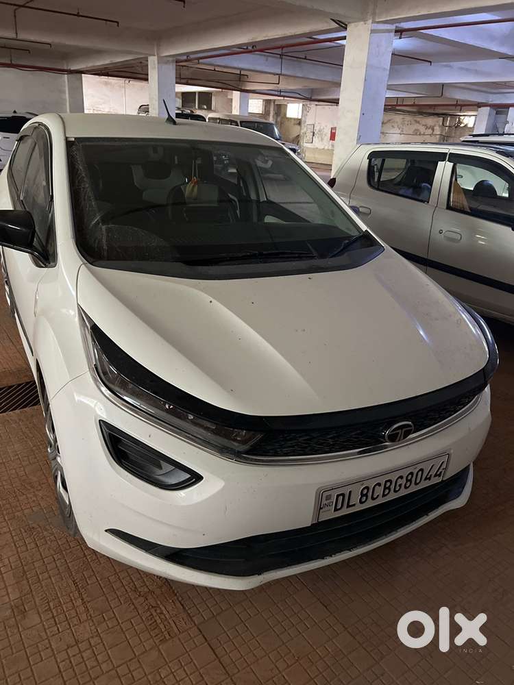 Tata Altroz Petrol 2024