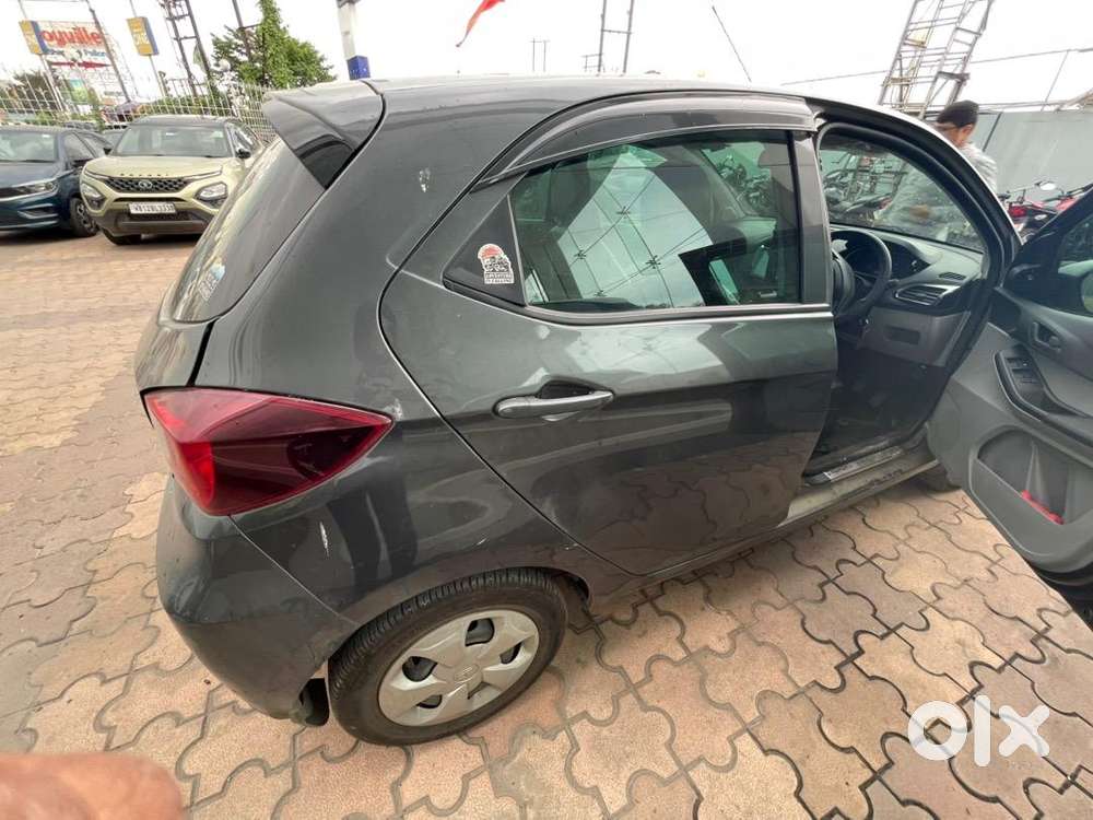 18000 Km Driven 2023 Model Tiago