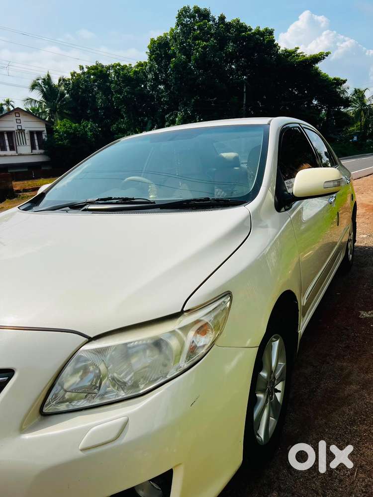 Toyota Corolla Altis Petrol 2011