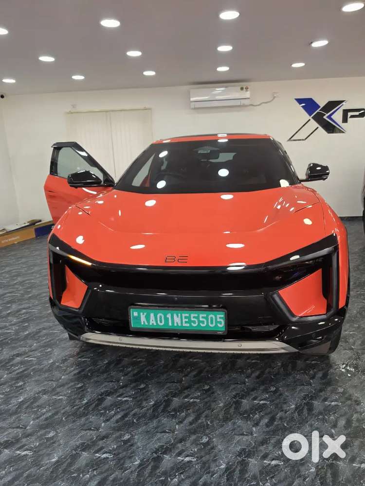 Mahindra Be 6 2025 Electric 4000 Km Driven