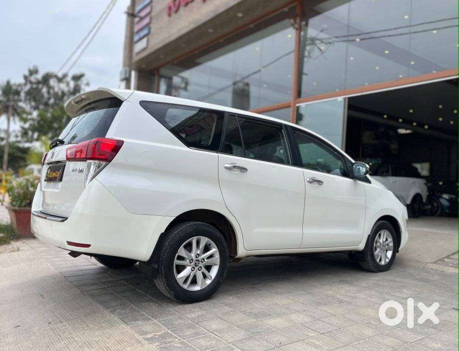 Toyota Innova Crysta 2.4 V 8 STR, 2019, Diesel