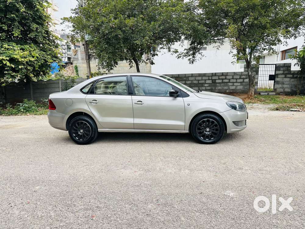 Skoda Rapid 1.5 Elegance Tdi Mt, 2015, Diesel