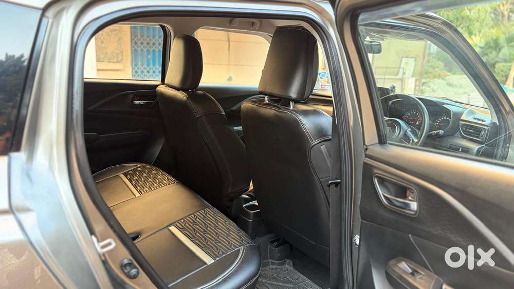 Maruti Suzuki Swift Vxi + Manual, 2025, Petrol