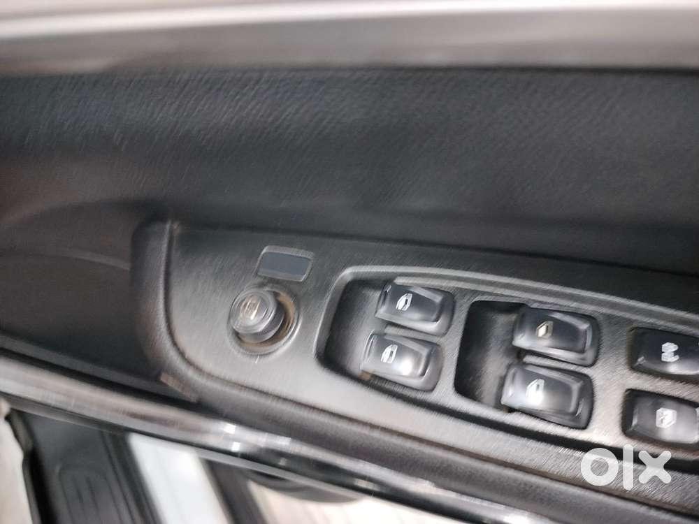 Mahindra Xuv700 2.2 Ax 5 Diesel At 7 Str, 2022, Diesel