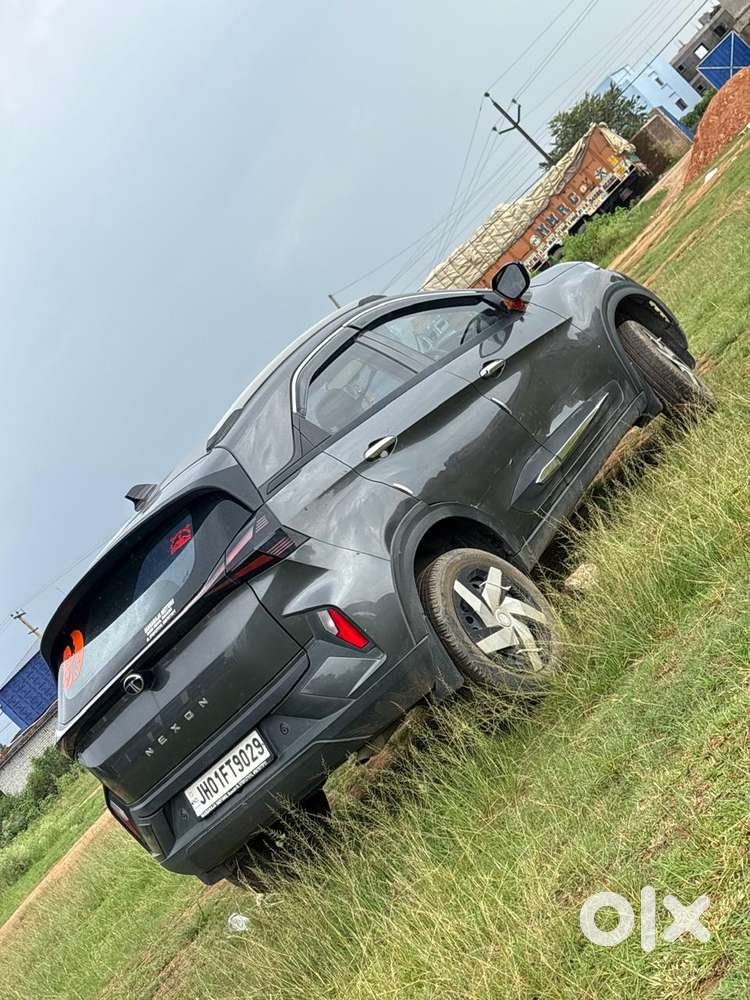 Tata Nexon Smart Plus1.2 Revotron Petrol 5 Mt, 2024, Petrol