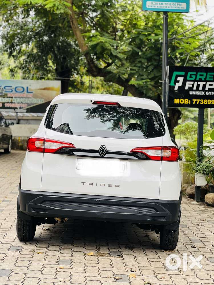 Renault Triber Authentic-petrol-manual, 2026, Petrol