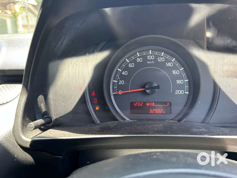 Maruti Suzuki Swift Lxi Optional-o, 2019, Petrol