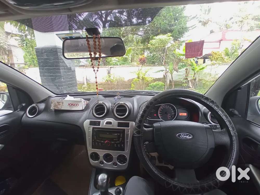 Ford Figo Petrol Zxi 2013