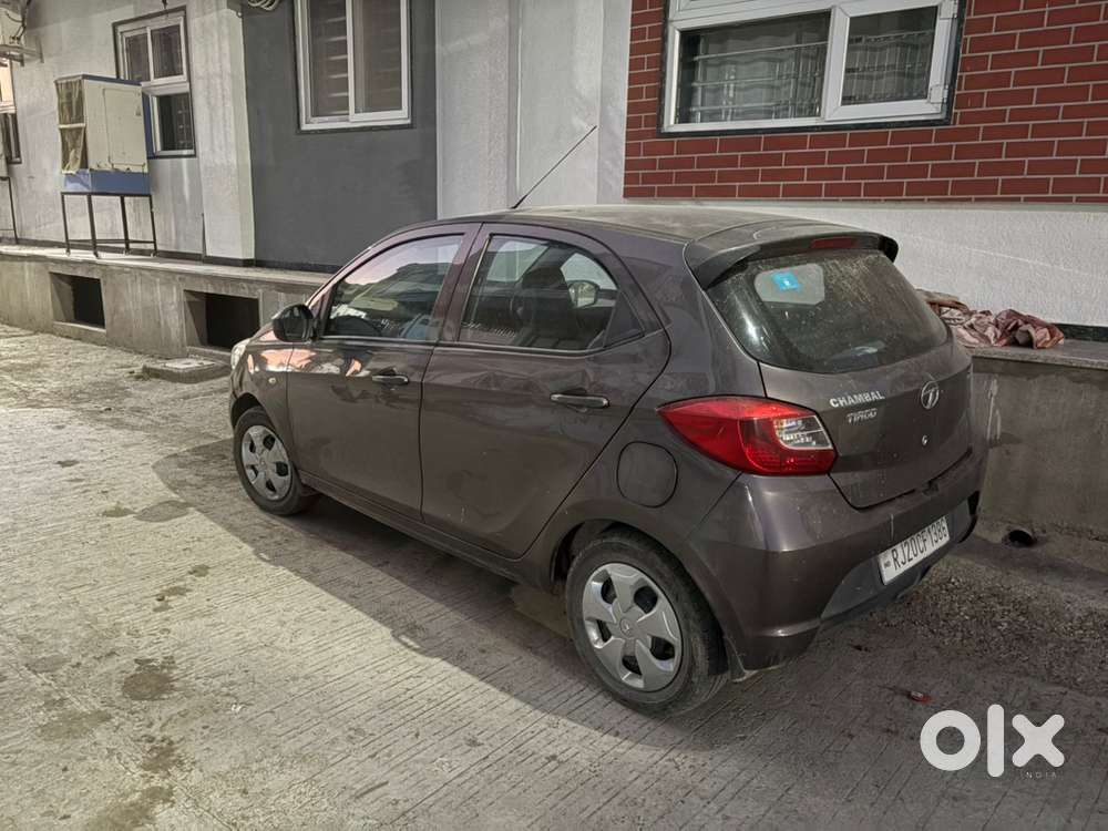 Tata Tiago 1.2 Revotron Xt- November 2017 Cng
