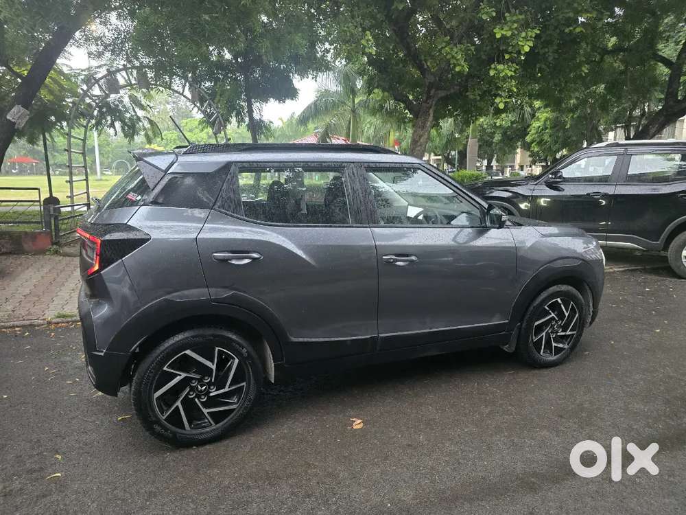 Mahindra Xuv300 Ax5 2024