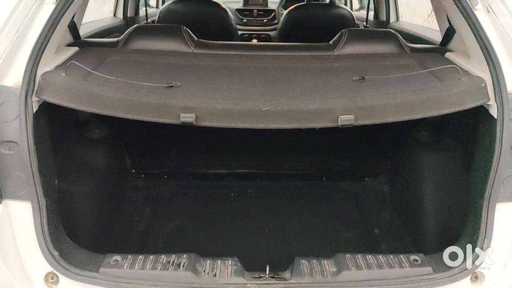 Tata Altroz 1.2 Xm, 2021, Petrol