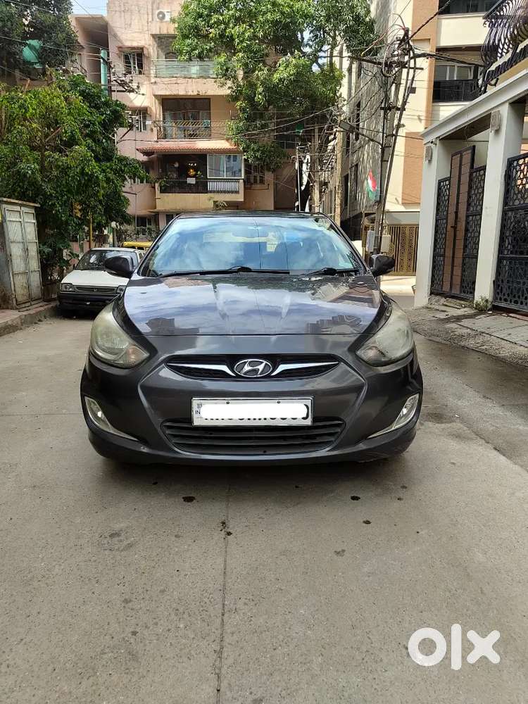 Hyundai Fluidic Verna Crdi 1.6 2013 Manual Diesel