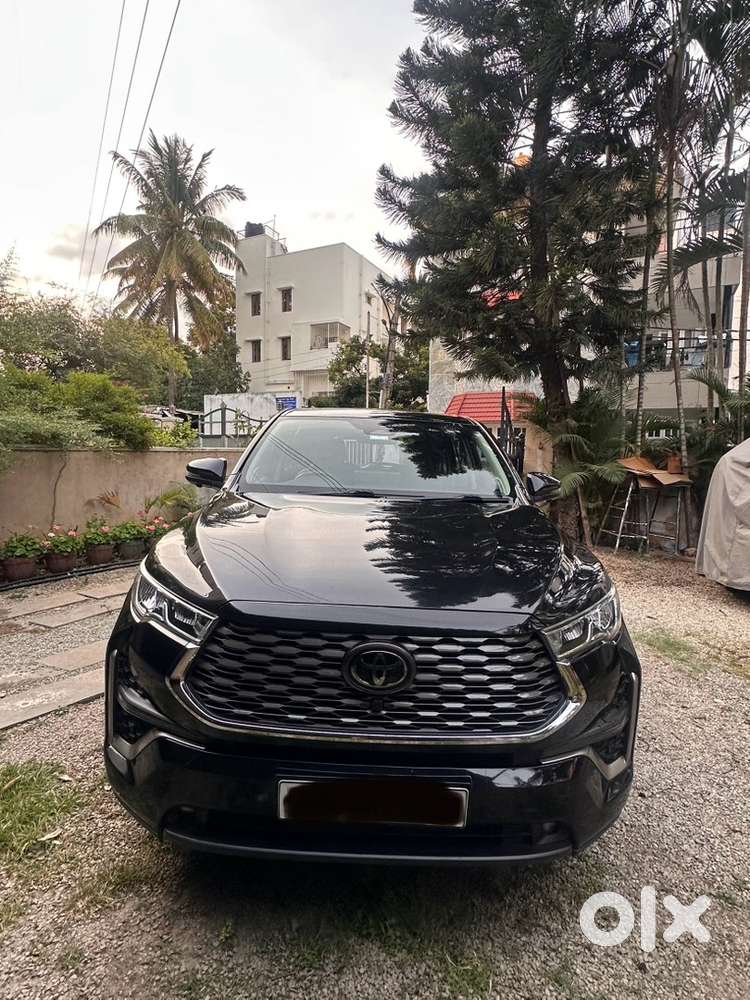 Toyota Innova Hycross 2023