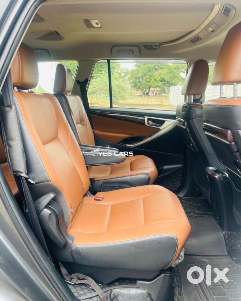Toyota Innova Crysta 2.8z Automatic, 2016, Diesel