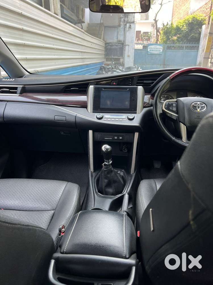 Toyota Innova Crysta 2.4 V, 2017, Diesel