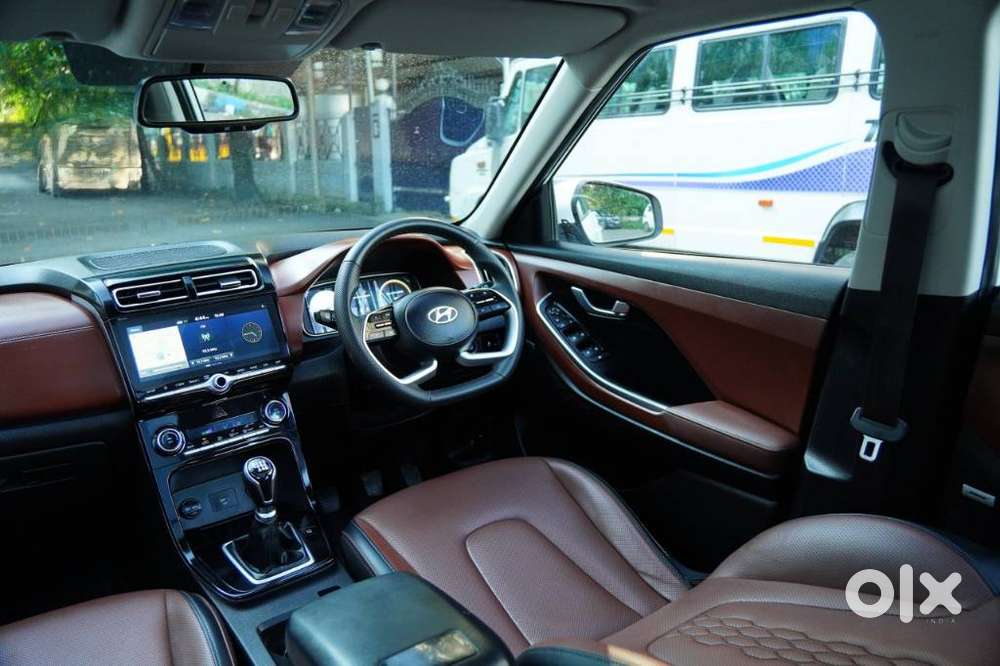 Hyundai Alcazar Platinum, 2023, Petrol