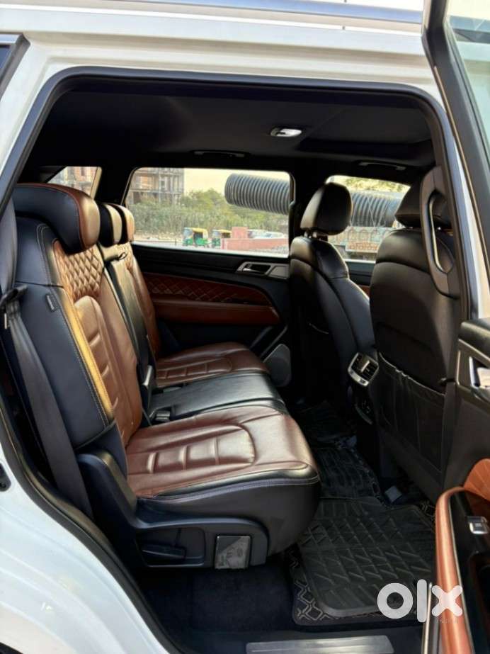 Mahindra Alturas G4 4x4 At, 2018, Diesel