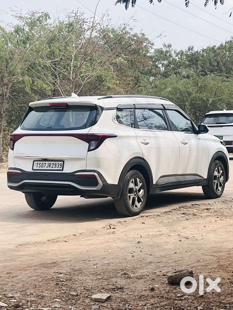Kia Carens, 2023, Petrol