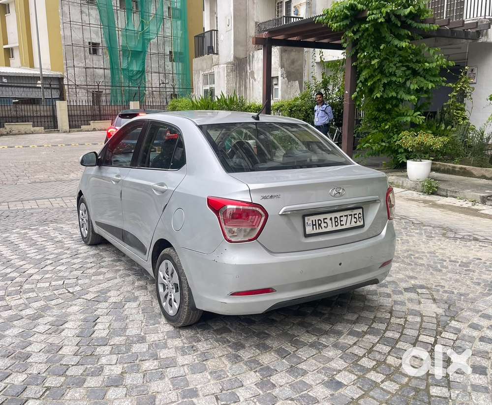 Hyundai Xcent Petrol 2015