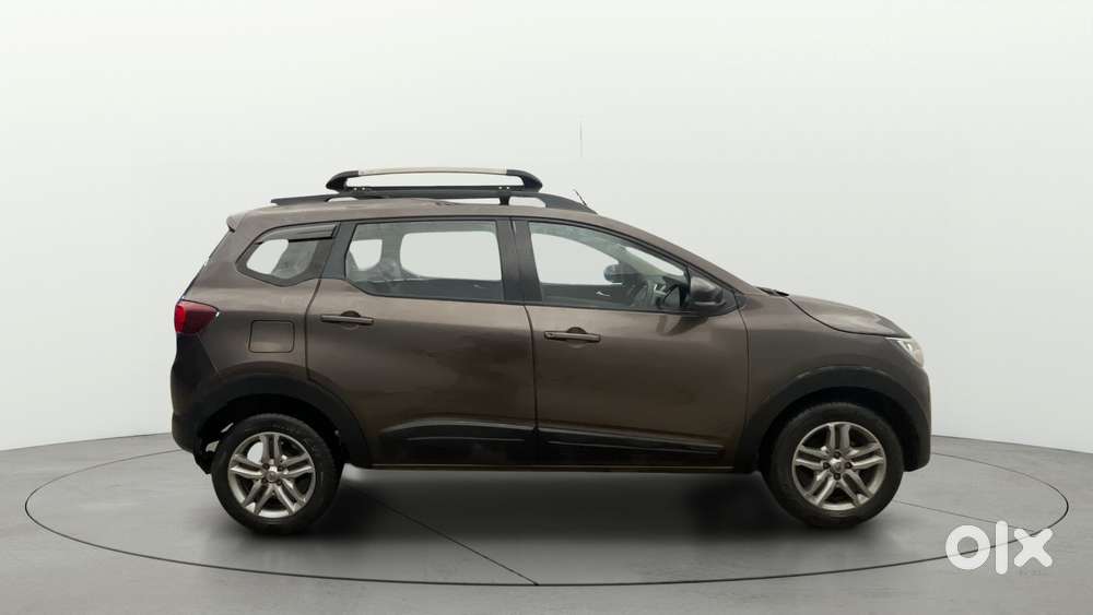 Renault Triber Rxz Easy-r Amt, 2022, Petrol