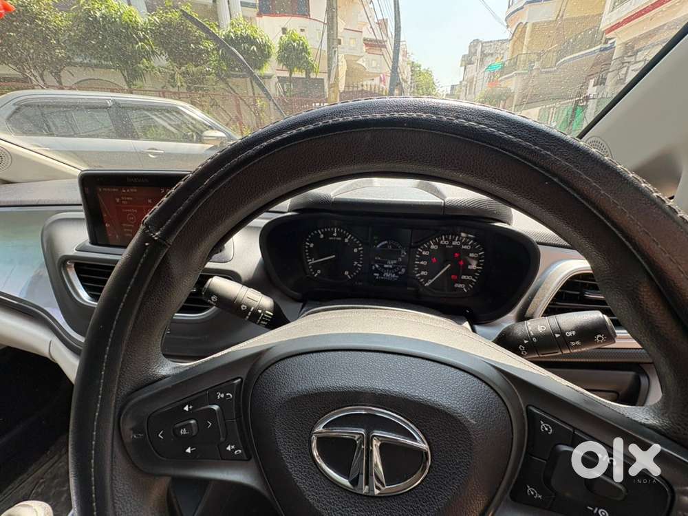 Tata Altroz Petrol Manual 2023