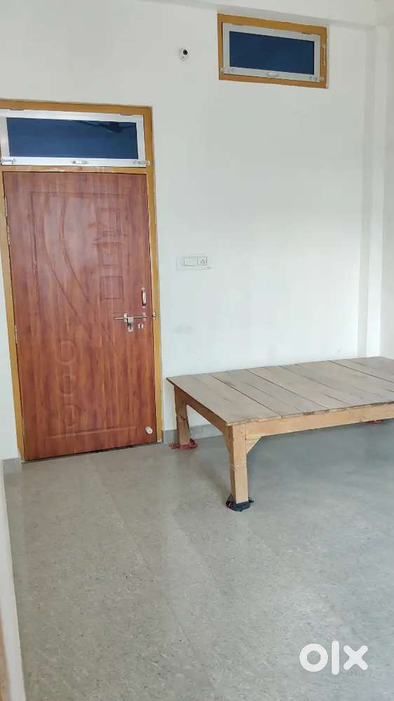 Girls Room for Rent