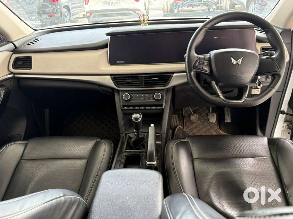 Mahindra Xuv700 2.2 Ax 5 Diesel Mt 7 Str, 2022, Diesel