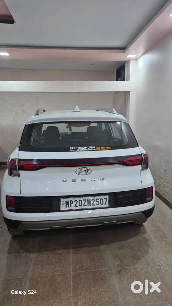 Hyundai Venue 2024 Diesel Well Maintained