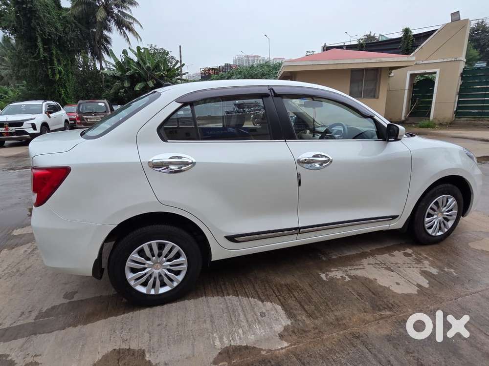 Maruti Suzuki Dzire 1.2 Vxi Cng, 2023, Cng & Hybrids