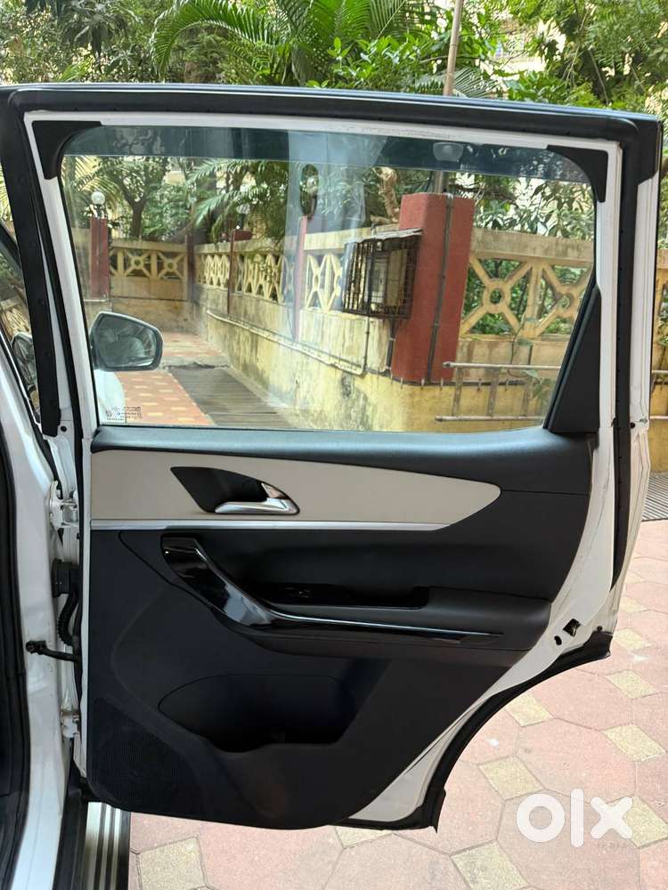 Mahindra Xuv700 Ax7 L Petrol Automatic Seven Seater2022