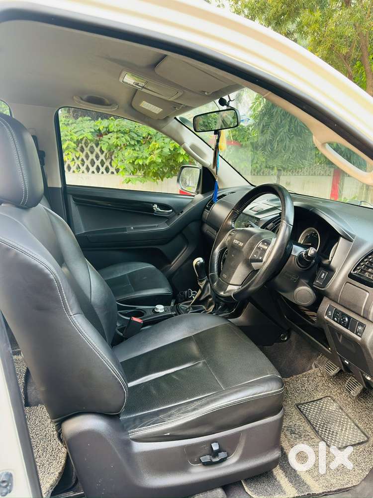 Isuzu D-max V-cross 2019