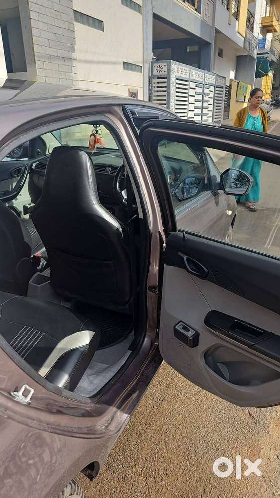 Tata Tiago Xe Petrol 2018