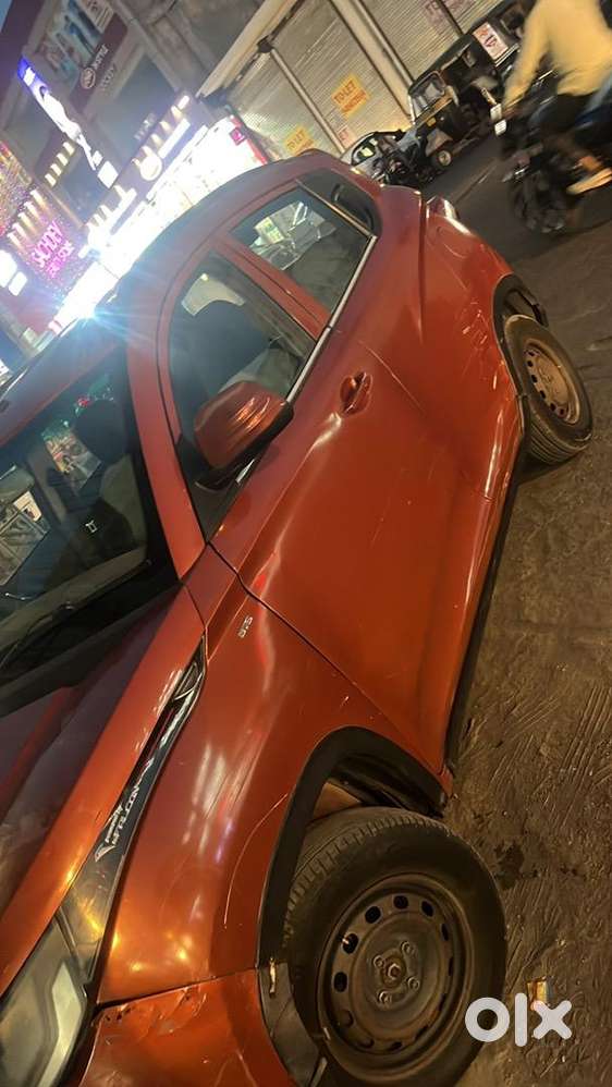 Mahindra Kuv 100