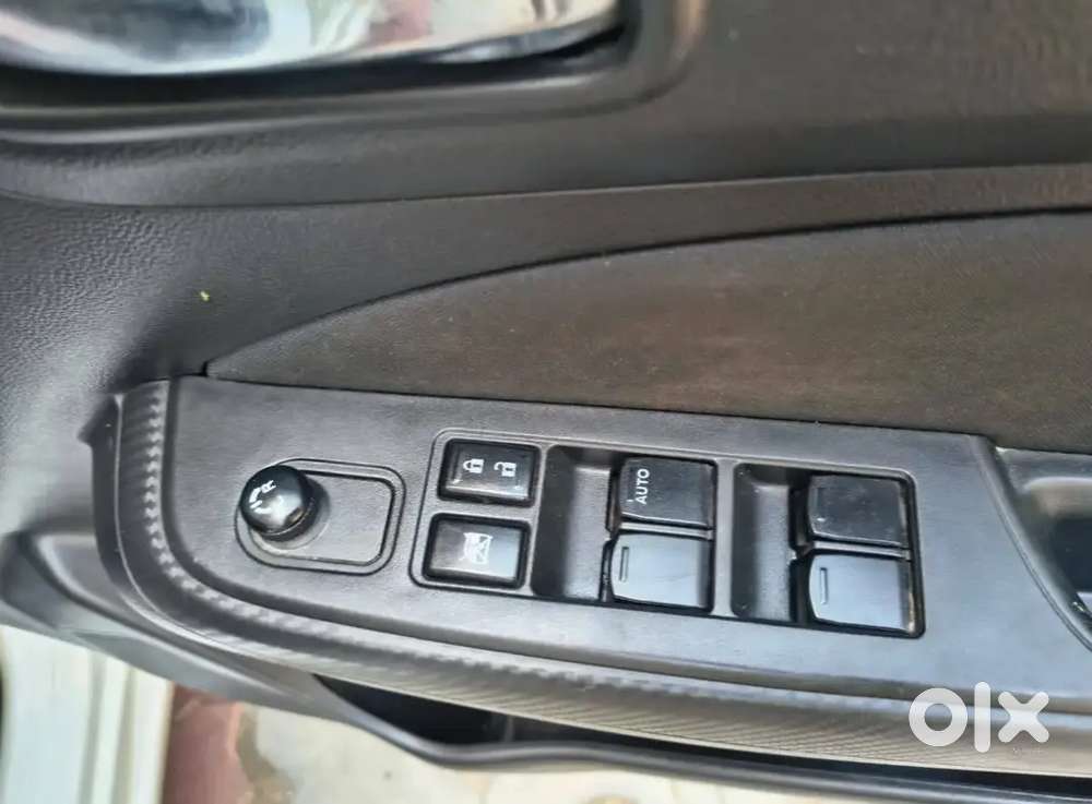 Maruti Suzuki Swift Vxi 2021