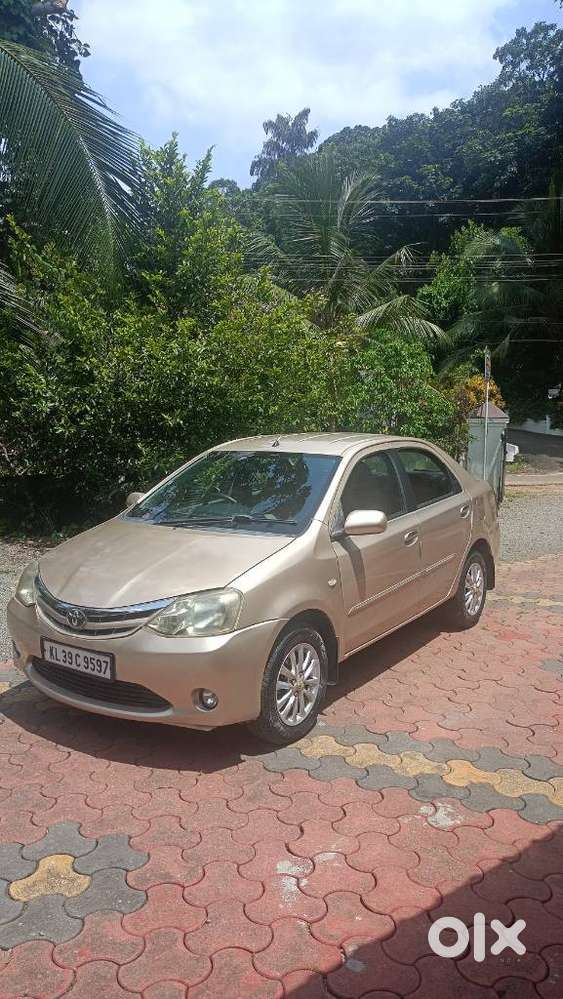Toyota Etios V, 2011, Petrol
