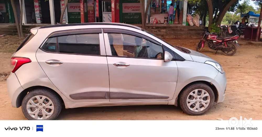 Hyundai Grand I10sportz 2015 Petrol 150000 Km Driven