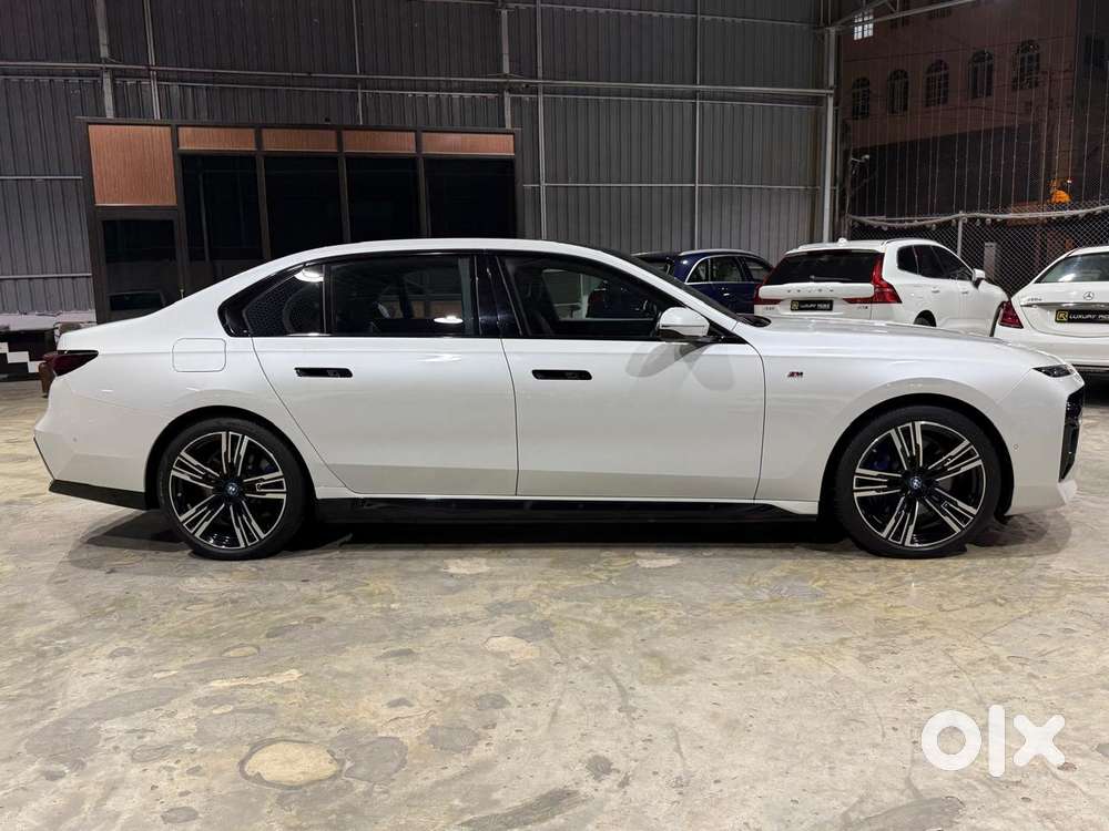 Bmw I7 Xdrive60, 2023, Electric