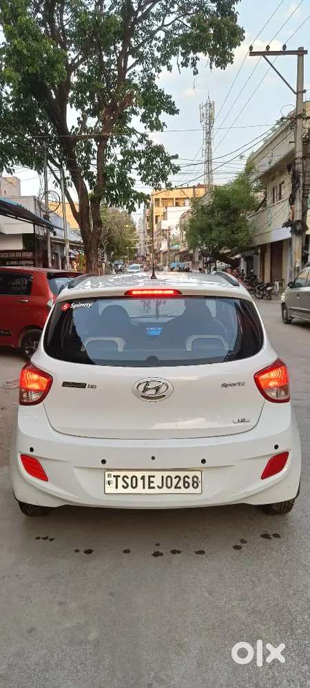 Hyundai Grand I10 2016 Petrol 88350 Km Driven