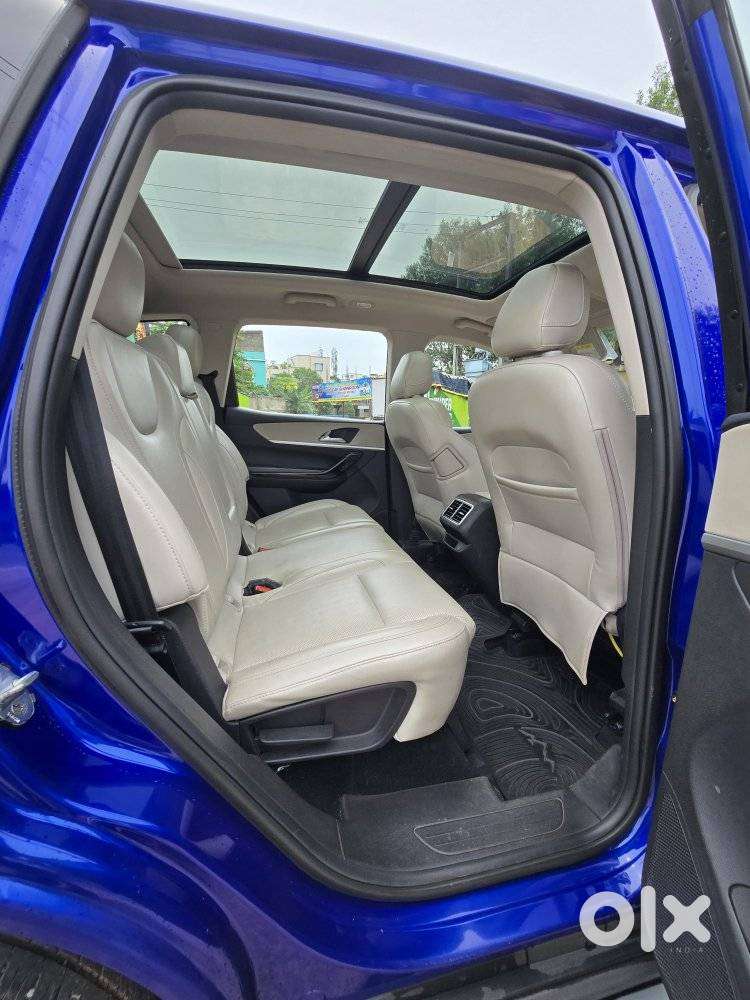 Mahindra Xuv700 2.2 Ax 7 Diesel At Luxury Pack Str Awd, 2023, Diesel