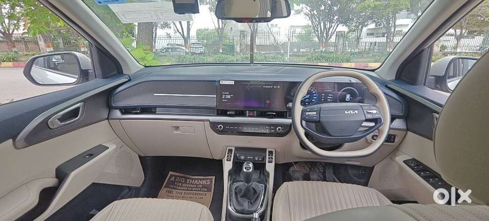 Kia Carens Clavis, 2025, Petrol