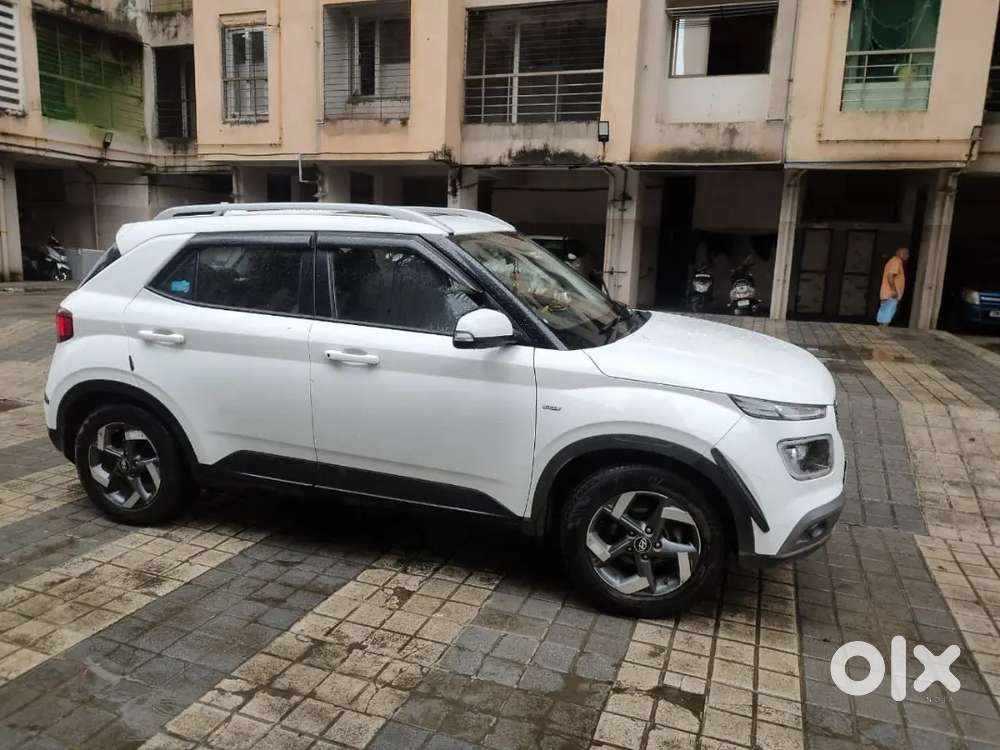 Hyundai Venue Petrol Automatic 2021 Model Car