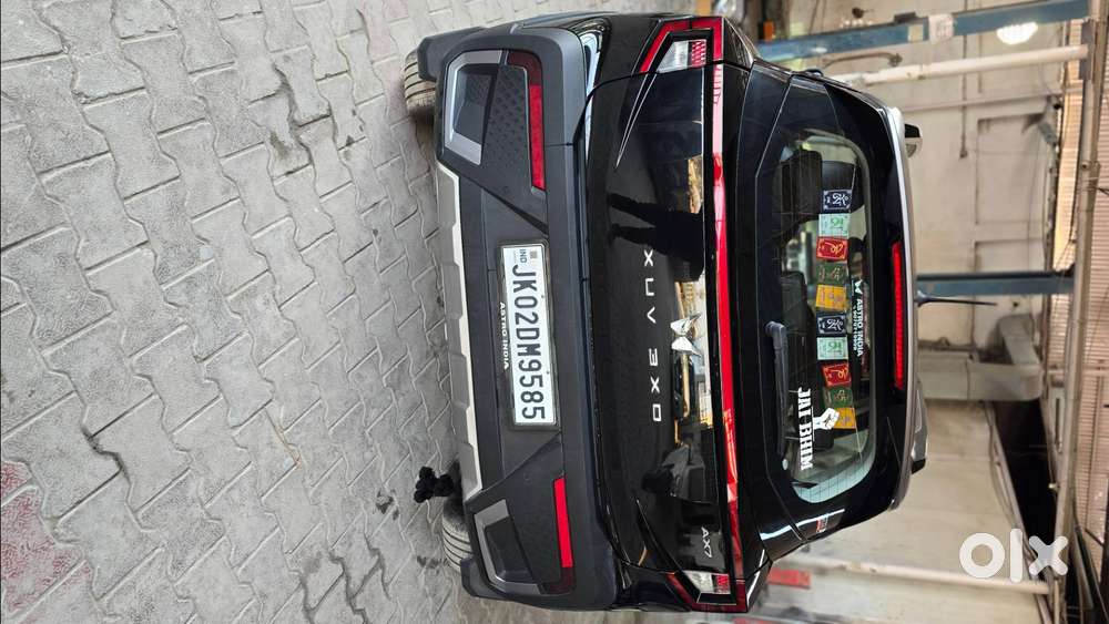 Mahindra Xuv 3xo Ax7 2nd Top Model 2024